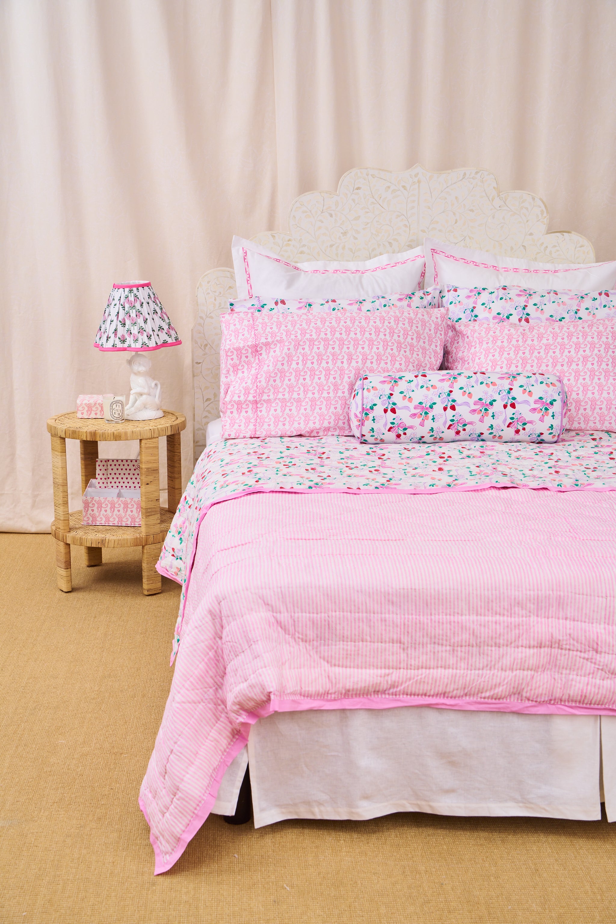 Strawberry Bows Quilt