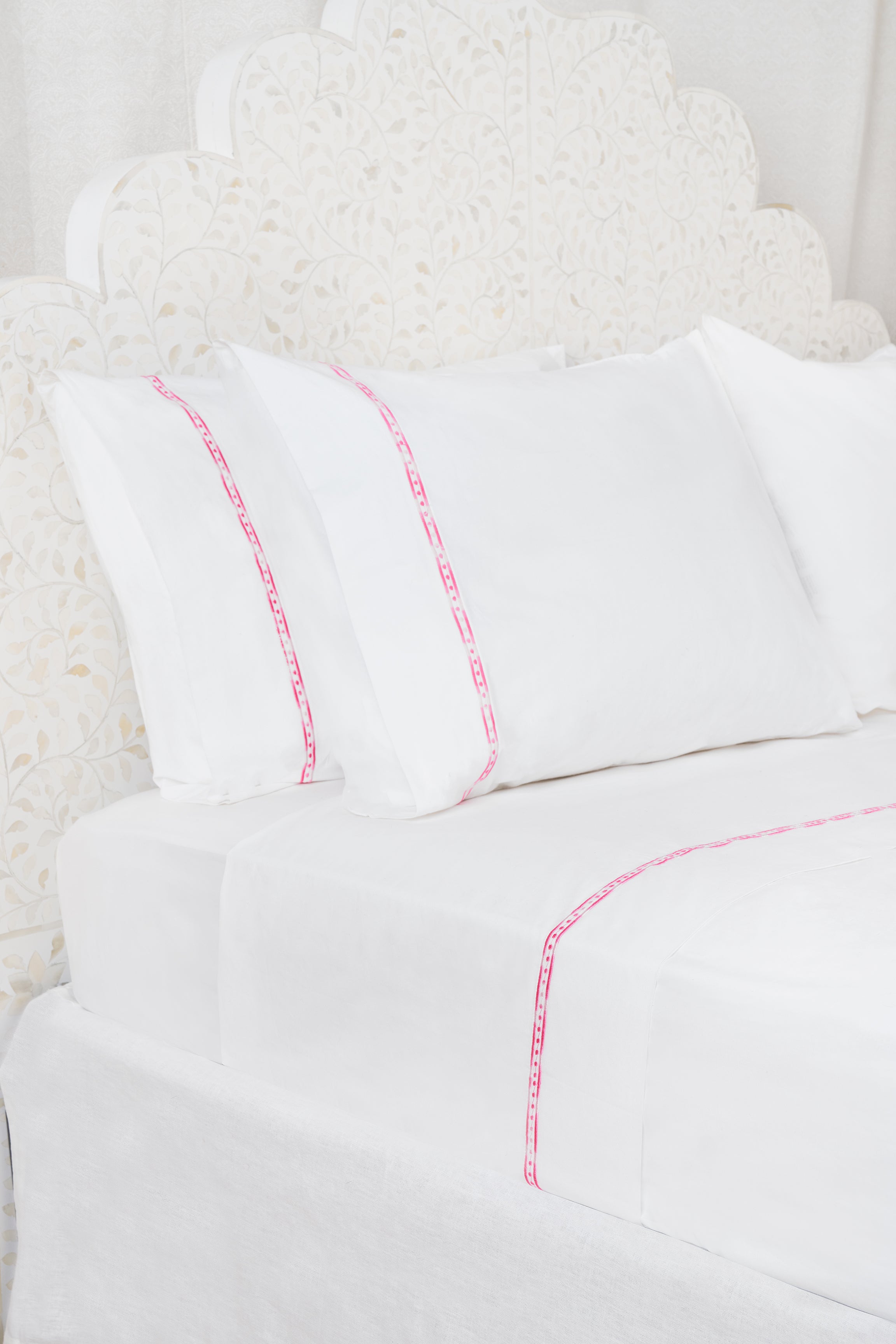Francis Embroidered Pillowcase Set