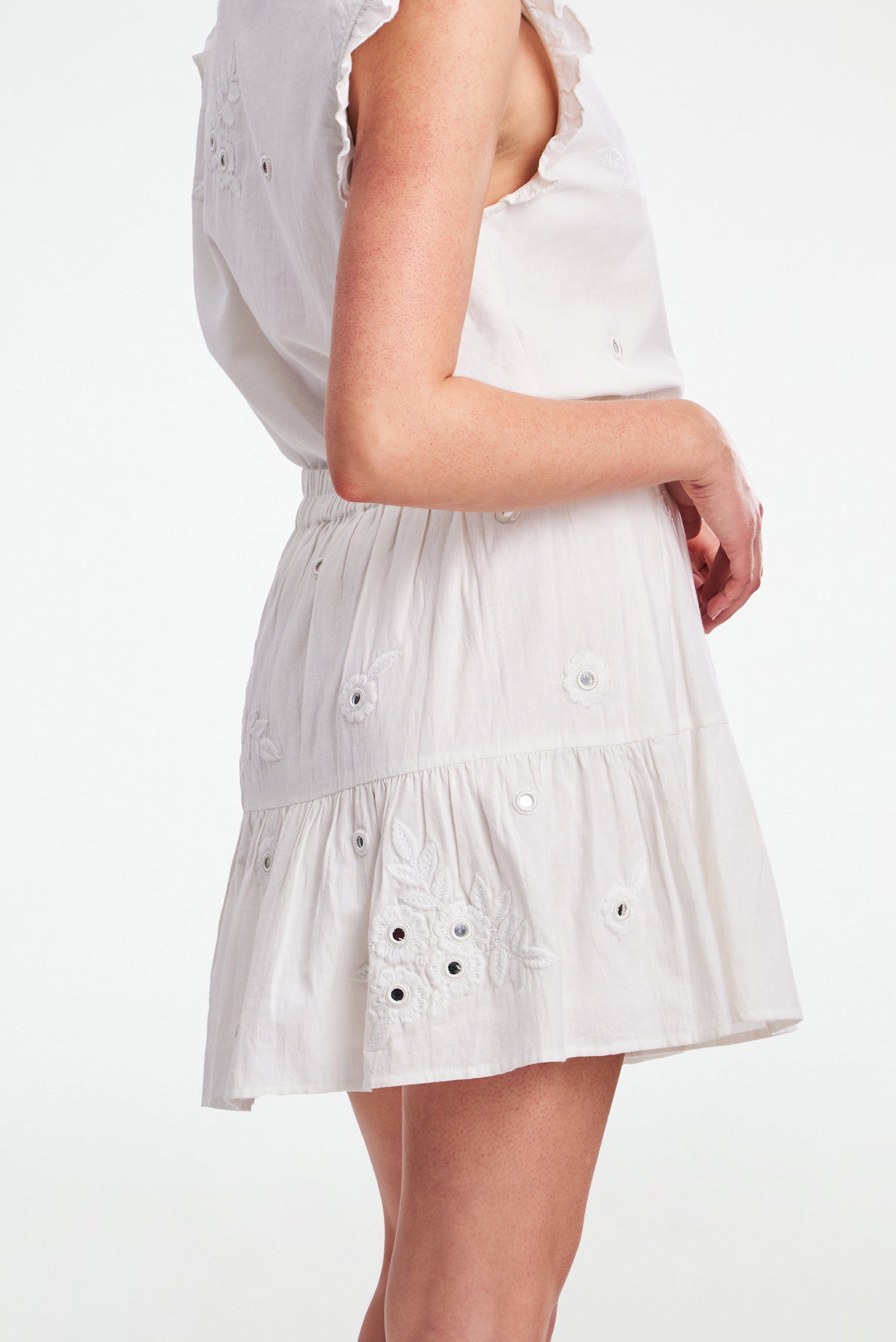 Gloriosa Embroidery Fleet Skirt
